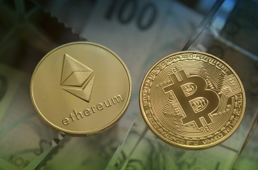 ethereum, bitcoin, cryptocurrency-6293700.jpg